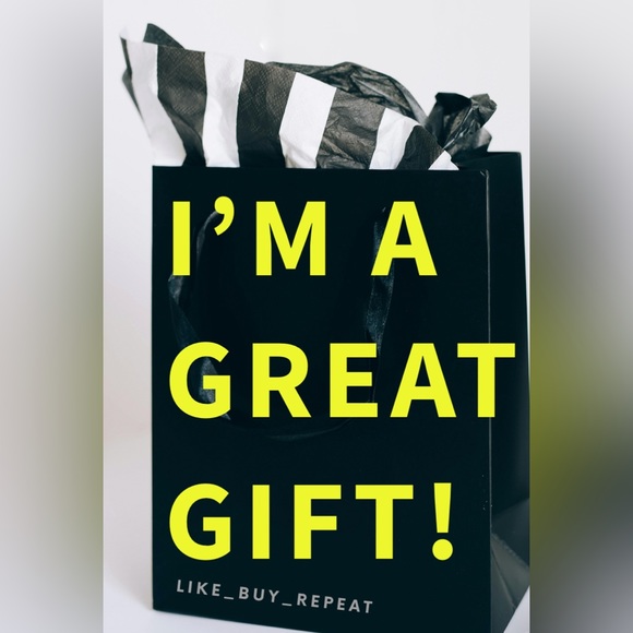 LOVE Silicone Airpod Case - Picture 5 of 5